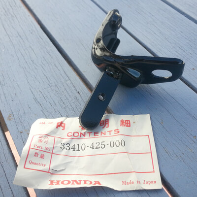 Blinkerhalter rechts Honda CB750KZ-F CB650 neu