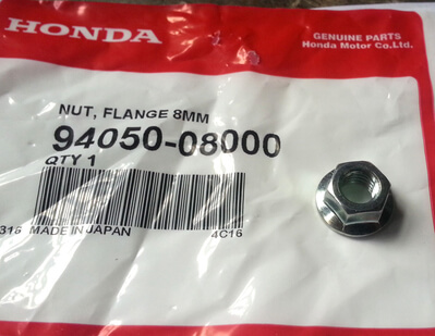 Zylinderkopf Muttern 8mm Honda CB400-500-550-750Four neu