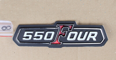 Seitendeckel Emblem HONDA CB550K1 neu