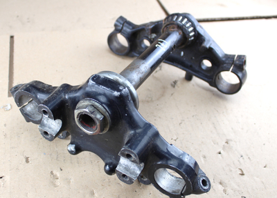 Gabelbrcken obere + untere Honda CB750KZ+F gebraucht