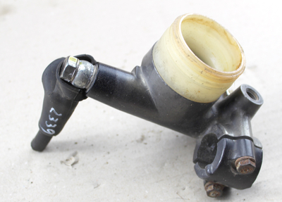 Hauptbremszylinder Honda CB350F CB400F CB500F CB550F+K3 CB750Four gebrauchtes Originalteil