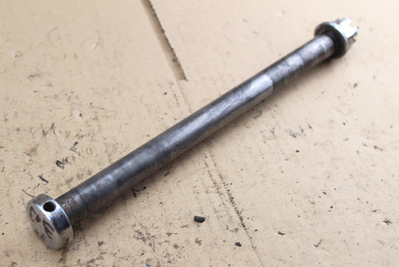 Steckachse Hinterrad Honda CB750Four F1+F2 gebraucht
