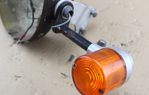 Blinker vorne mit Halter und Lampentopf Honda CB550F CB750F1 gebraucht