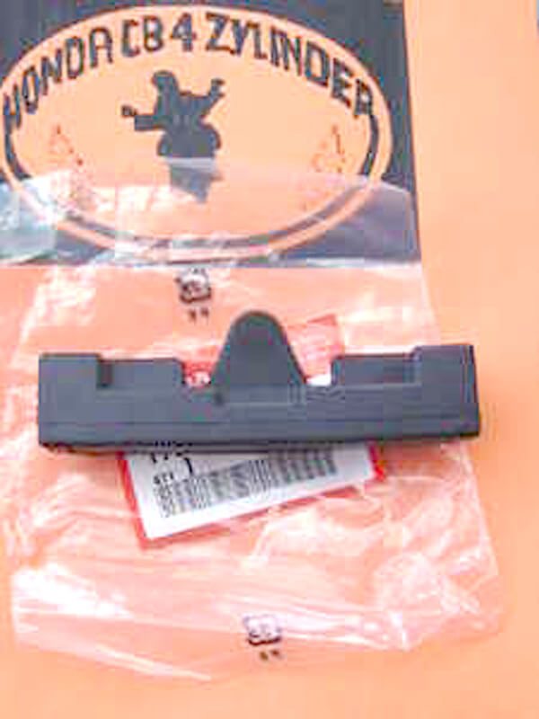 Tankhaltegummi hinten Honda CB750Four F1-F2-K7 neu